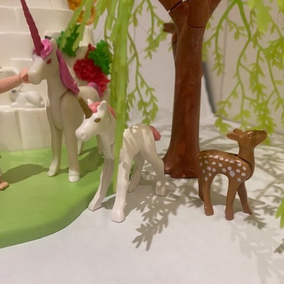 Playmobil Unicornland Lot. Missing pieces. Figures included. - Picture 4 of 10